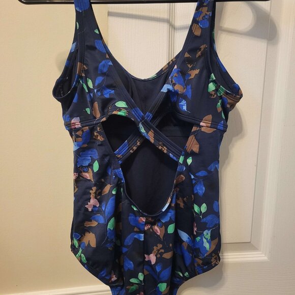 Women's One Piece Swim Suit - Picture 2 of 3